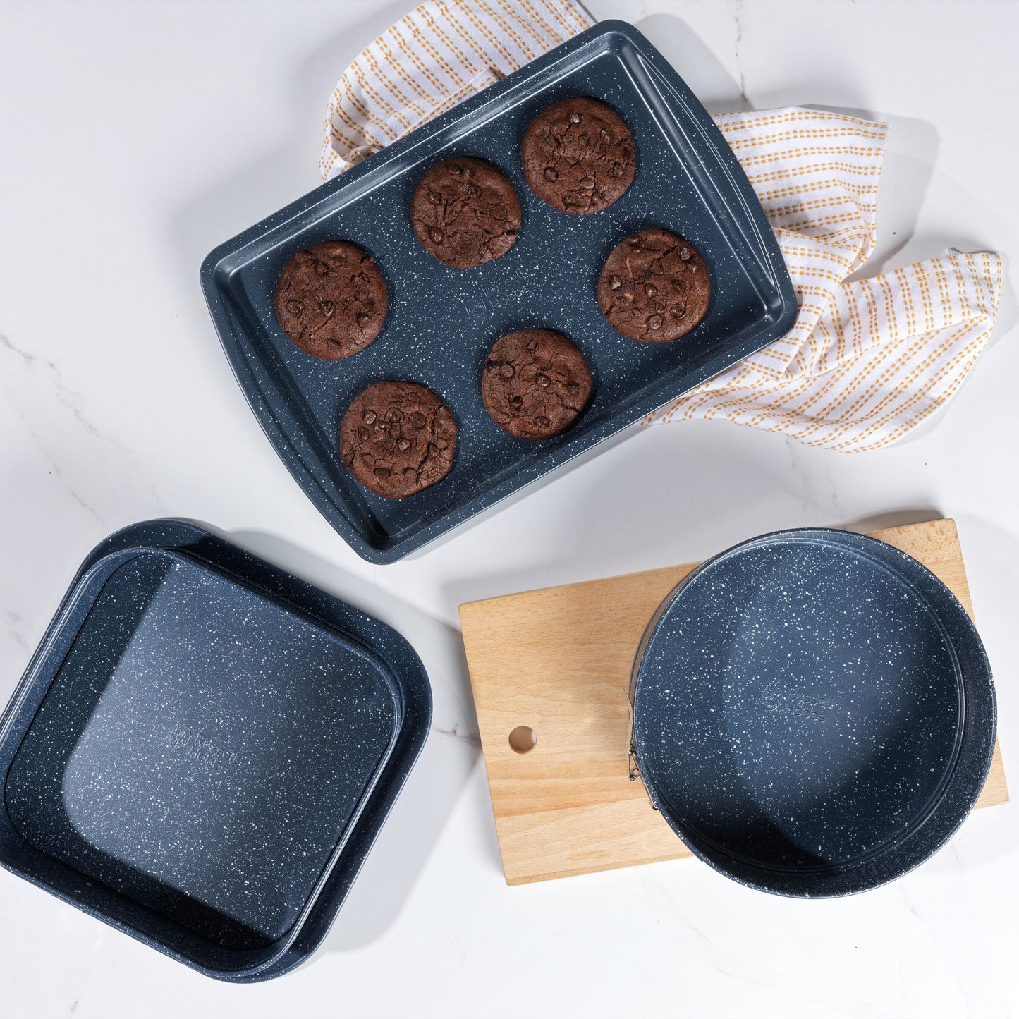 Russell Hobbs Nightfall Stone Baking Trays - Set of 2, 38cm Non-Stick Oven Tray, Lightweight, Oven Sheet for Biscuits, Cookies and Chips, Easy Clean, Durable Carbon Steel Bakeware, PFOA Free