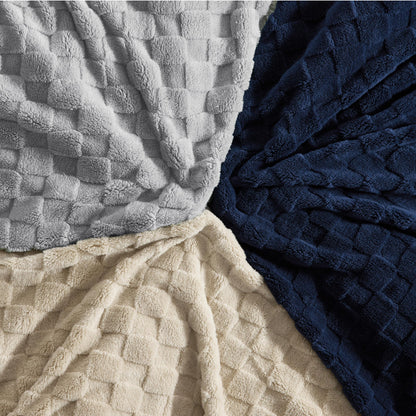 Bedsure Fleece Throw Blanket for Sofa - Soft Cosy Checkered Blankets for Women and Girls, Fluffy Warm Single Throw for Bed, Grey, 127x152 cm