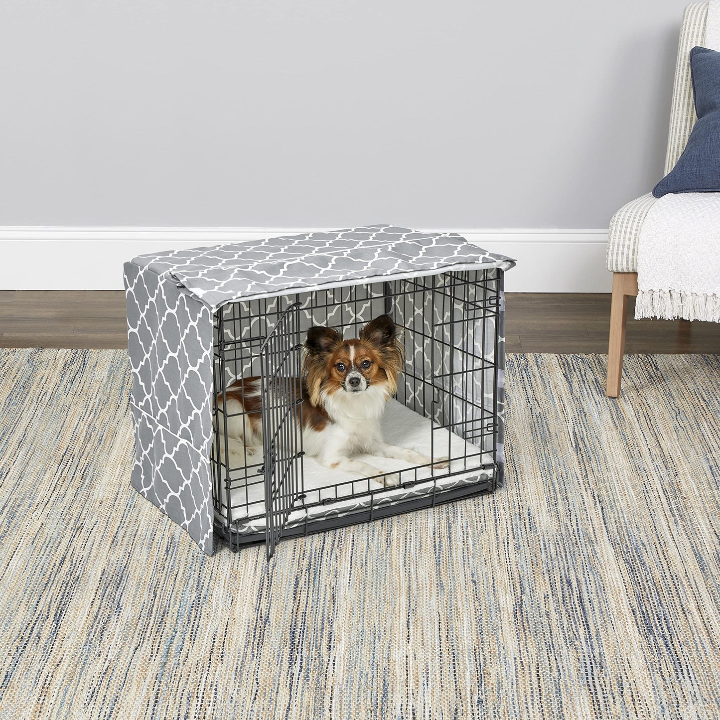 New World Small Dog Crate Cover Featuring Teflon Fabric Protector, Poly-Cotton Privacy Kennel Cover Fits Most 61 cm Crates, Gray Designer Print, Machine Washable, Reduces Barking, BCVR-24GYT