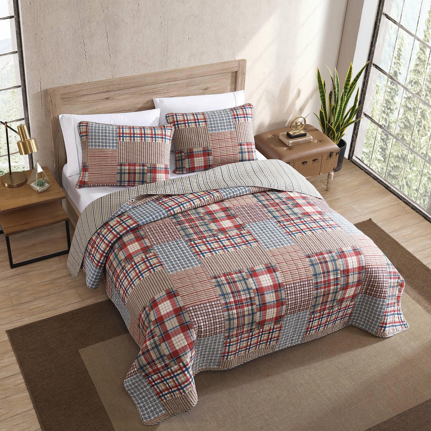 Eddie Bauer - King Quilt Set, Reversible Cotton Bedding with Matching Shams, Luxurious Bedding Set (Hawthorne Brown, King)