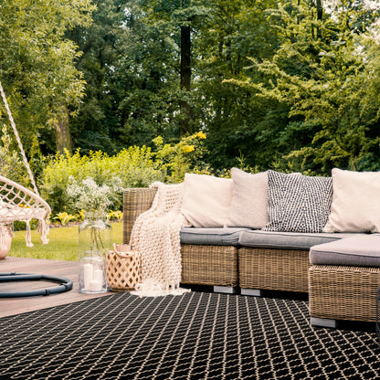 SAFAVIEH Washable Rug Outdoor Courtyard Collection - 6'7" x 9'6", Black & Beige, Non-Shedding & Easy Cleaning, Ideal for Patio, Backyard, Mudroom (CY6919-226)