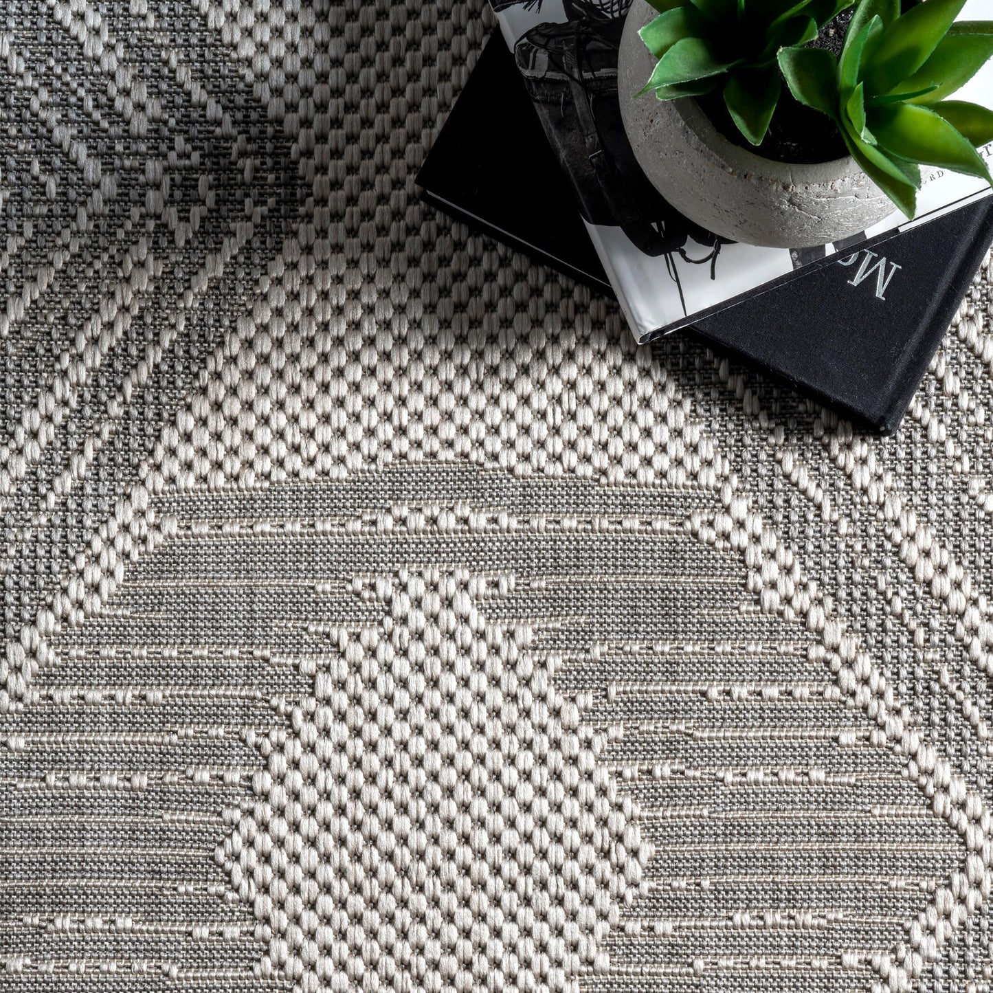 Nuloom Ranya Light Grey/Ivory, 8' Round, Tribal Geometric, Soft and Cozy, High Traffic, Stain Resistant, Easy Clean, Durable Area Rug for Indoor/Outdoor Patio, Deck, Porch, Garden, Courtyard